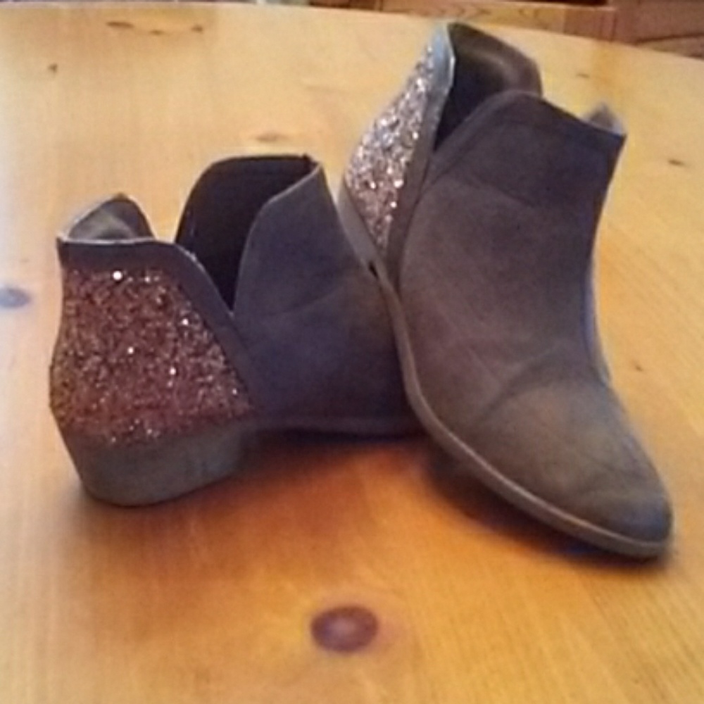 Justice ankle reacher boots